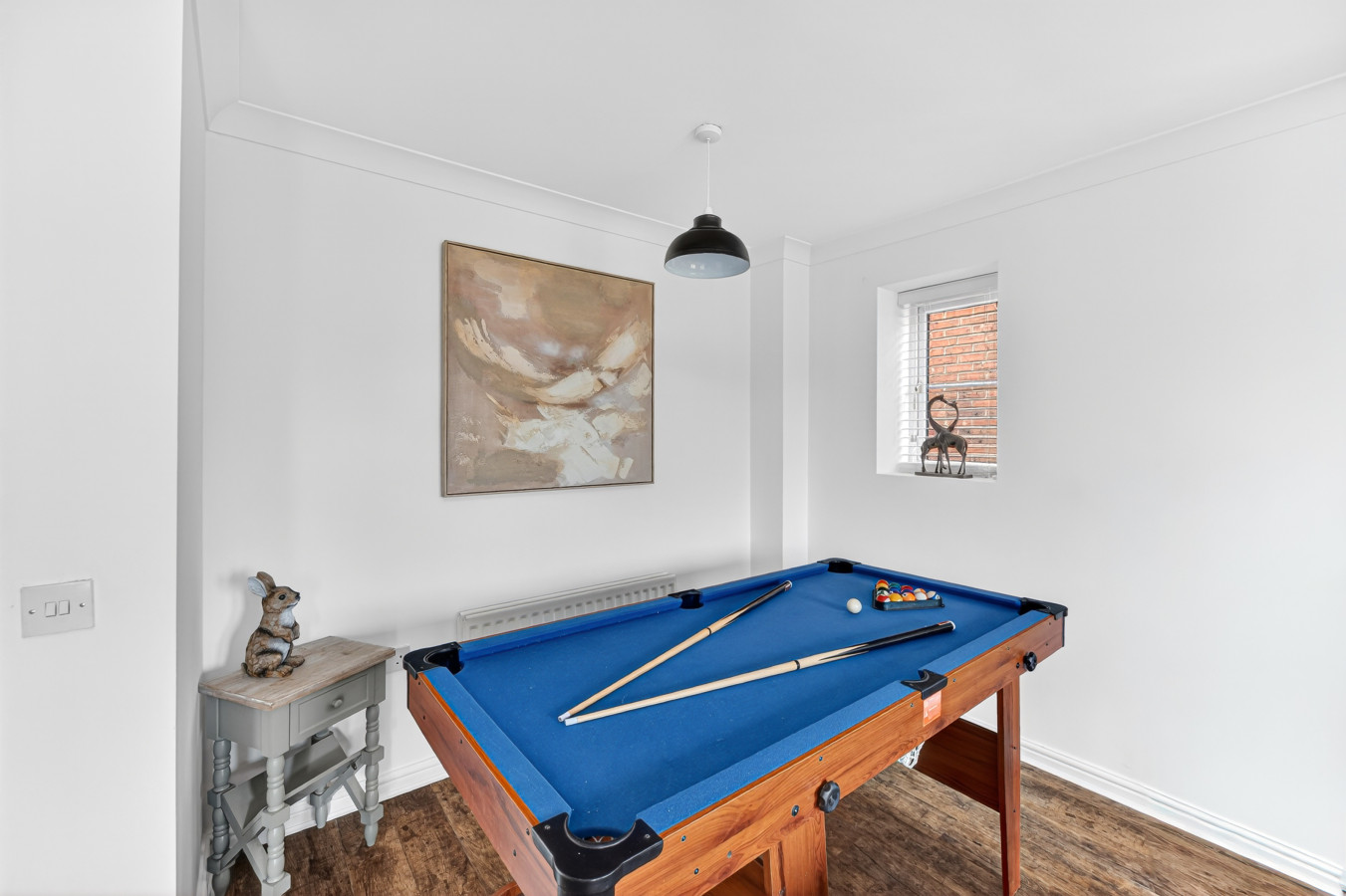 Stylish House • Pool Table • Driveway Parking • Work Desk • Smart TVs • Fast Wifi in 20 Redwald Close - Property image 28 - VivreStays