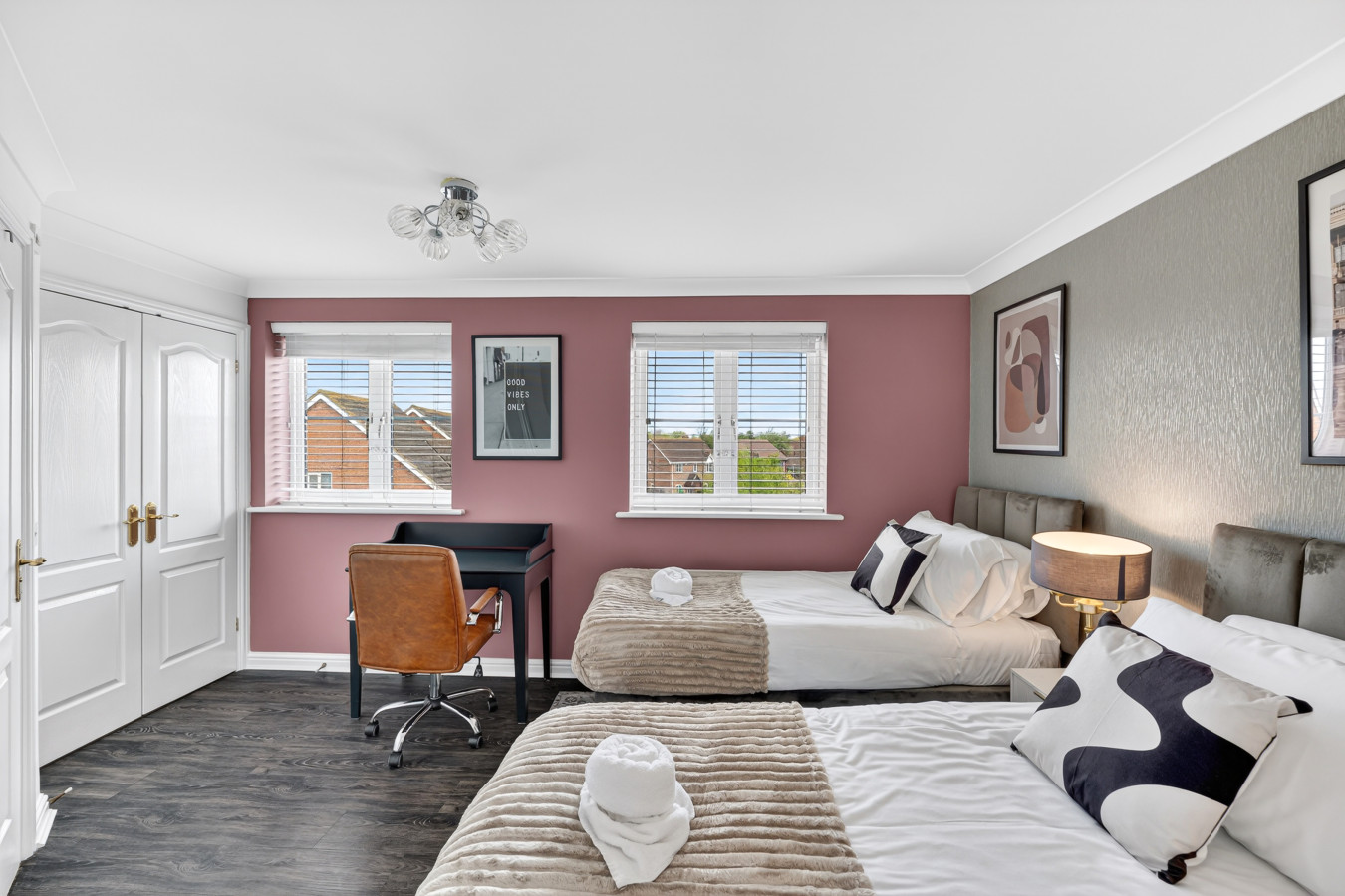 Stylish House • Pool Table • Driveway Parking • Work Desk • Smart TVs • Fast Wifi in 20 Redwald Close - Property image 2 - VivreStays