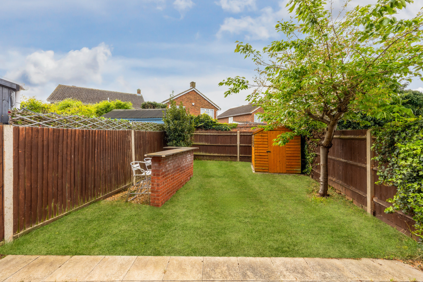 Stylish House • Pool Table • Driveway Parking • Work Desk • Smart TVs • Fast Wifi in 20 Redwald Close - Property image 35 - VivreStays