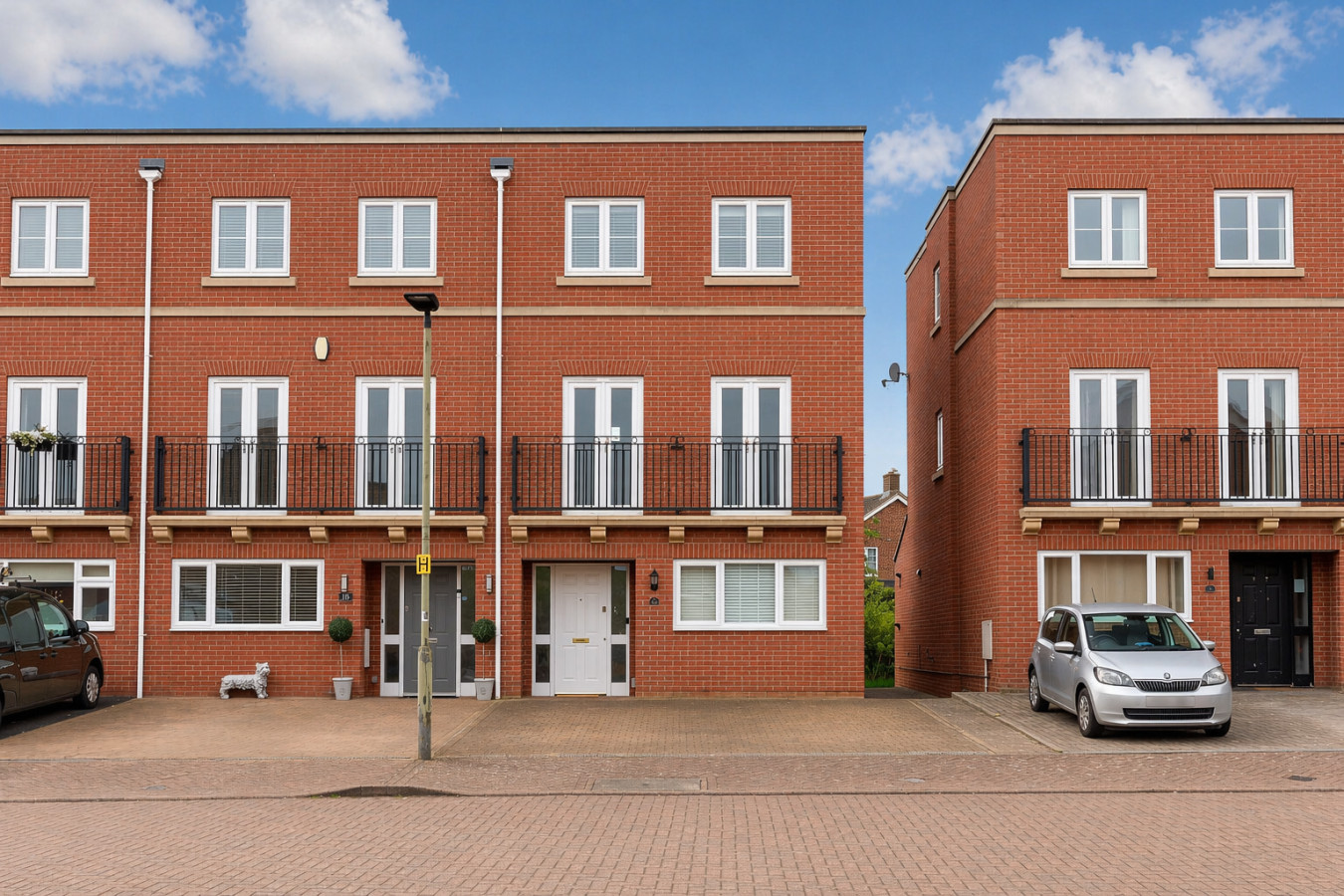 Stylish House • Pool Table • Driveway Parking • Work Desk • Smart TVs • Fast Wifi in 20 Redwald Close - Property image 41 - VivreStays