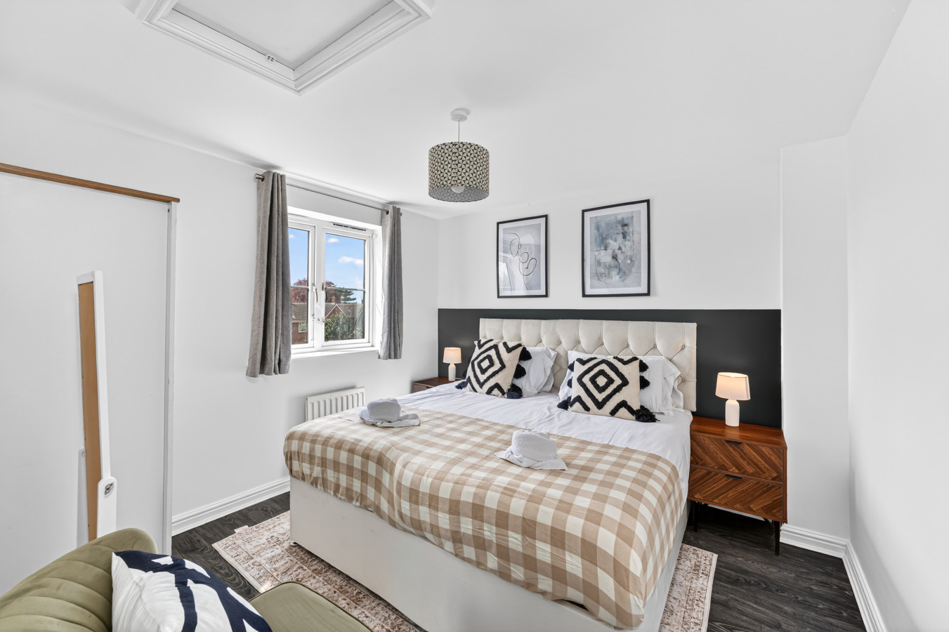 Stylish House • Pool Table • Driveway Parking • Work Desk • Smart TVs • Fast Wifi in 20 Redwald Close - Property image 9 - VivreStays