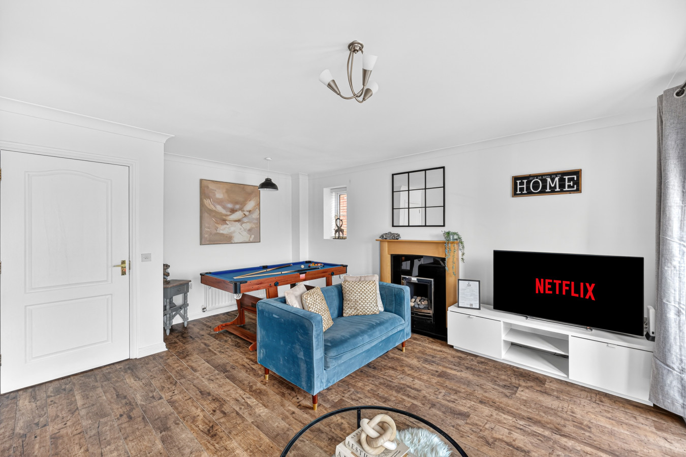 Stylish House • Pool Table • Driveway Parking • Work Desk • Smart TVs • Fast Wifi in 20 Redwald Close - Property image 27 - VivreStays