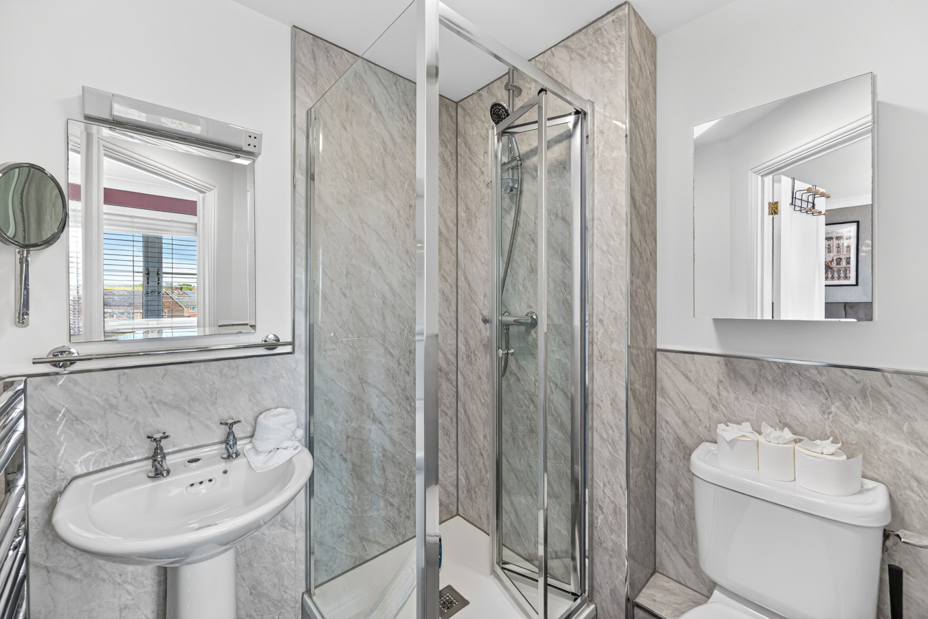 Stylish House • Pool Table • Driveway Parking • Work Desk • Smart TVs • Fast Wifi in 20 Redwald Close - Property image 7 - VivreStays