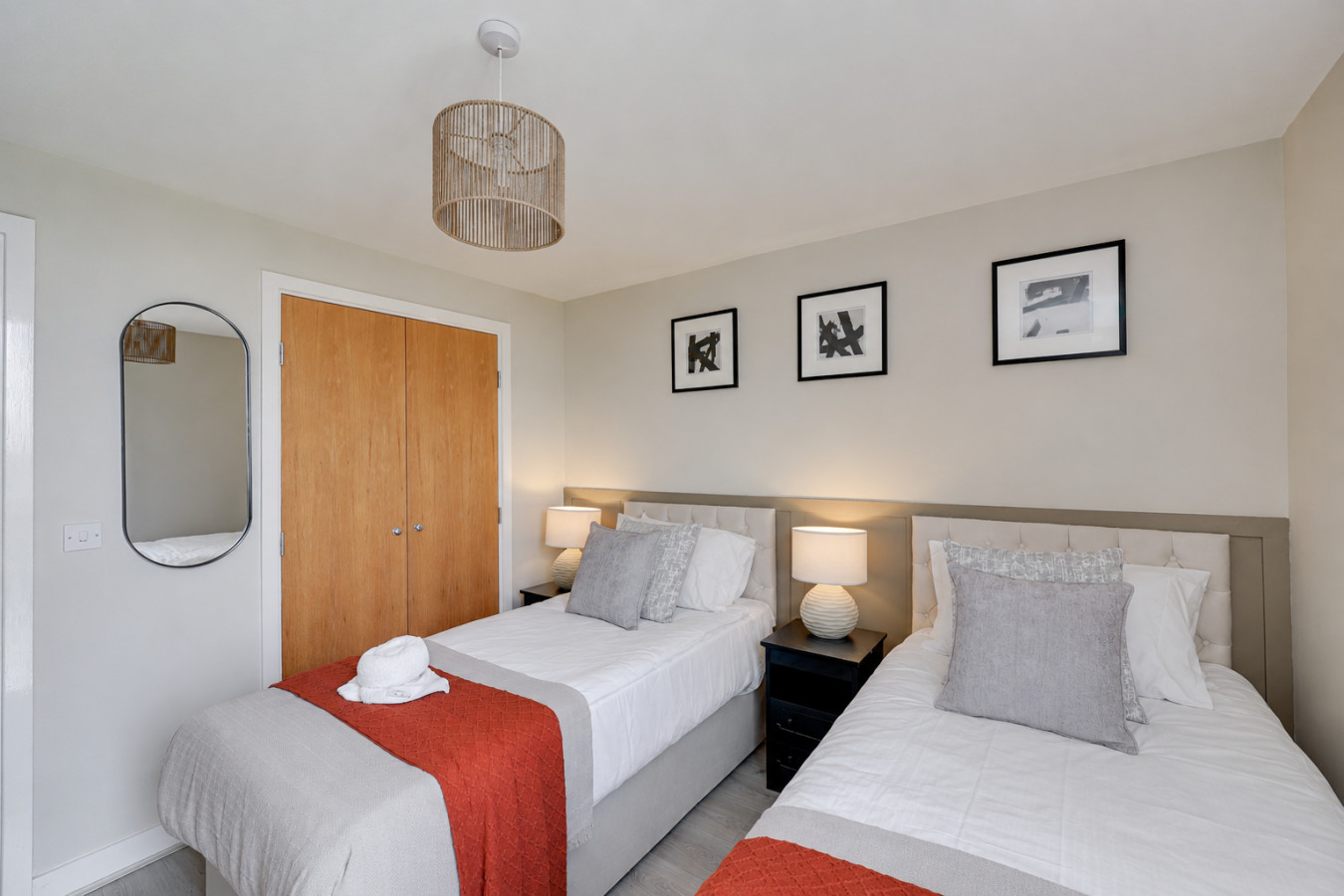 Elegant Apartment @ The Vizion • City Centre • Balcony • Parking • Super-Fast WiFi in South Row Flat 74 - Property image 3 - VivreStays