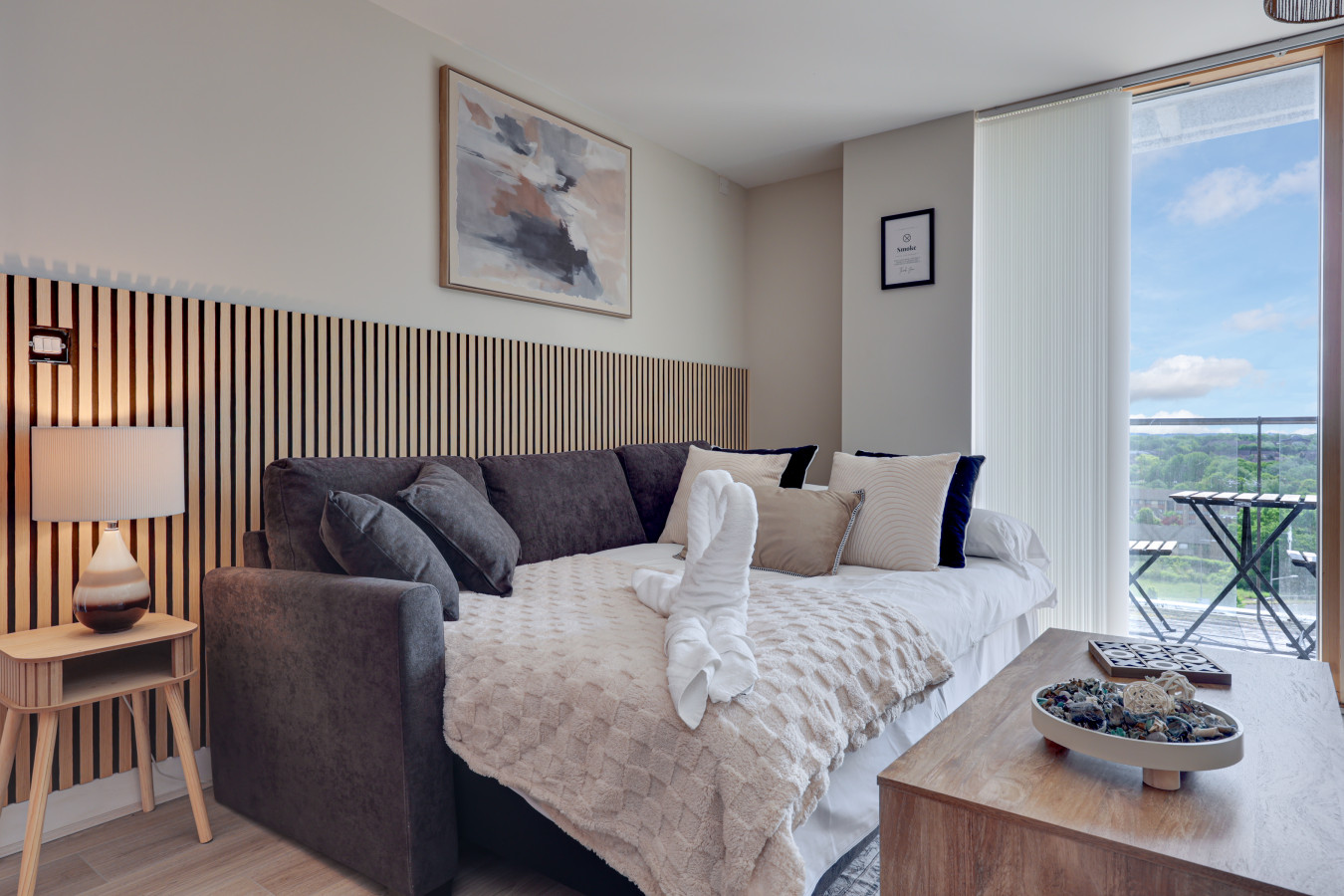 Elegant Apartment @ The Vizion • City Centre • Balcony • Parking • Super-Fast WiFi in South Row Flat 74 - Property image 8 - VivreStays