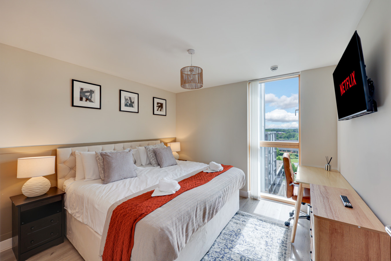 Elegant Apartment @ The Vizion • City Centre • Balcony • Parking • Super-Fast WiFi in South Row Flat 74 - Property image 4 - VivreStays