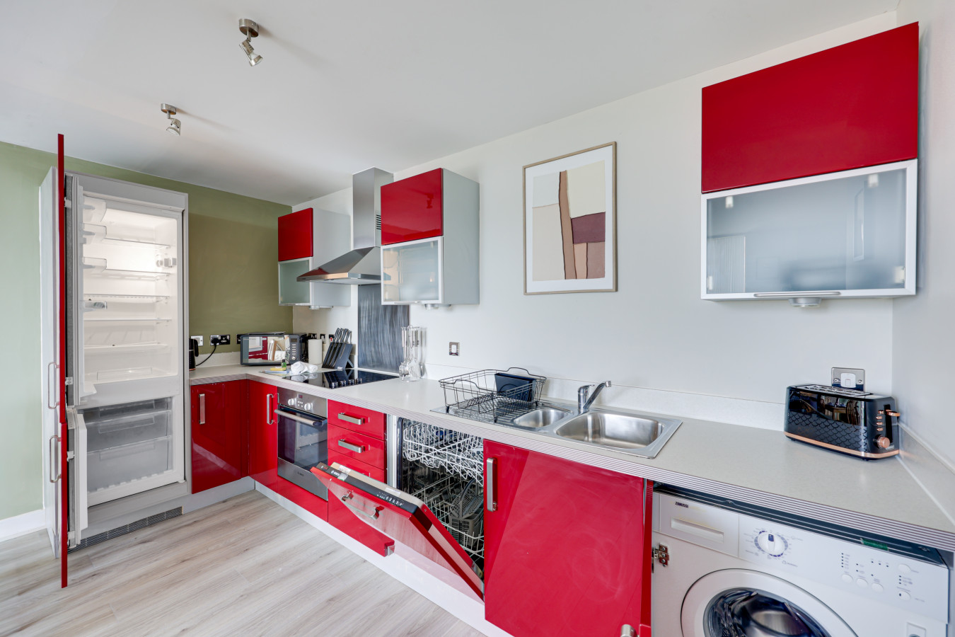 Elegant Apartment @ The Vizion • City Centre • Balcony • Parking • Super-Fast WiFi in South Row Flat 74 - Property image 13 - VivreStays