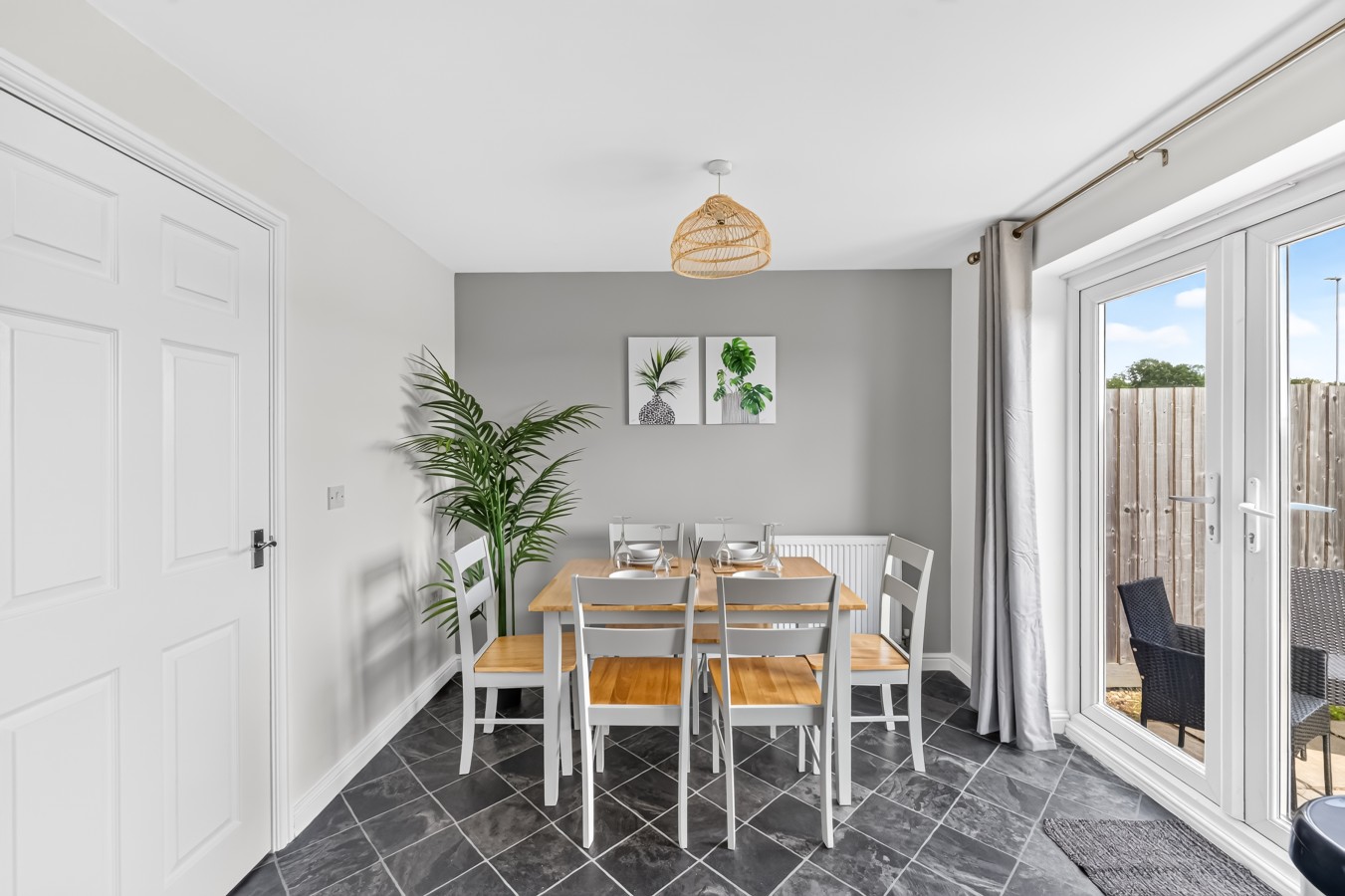 Robinson House • Sleeps 6 • Driveway Parking • Work Desk • Fast WiFi • Self-Check-In in 37 Robinson Way - Property image 23 - VivreStays