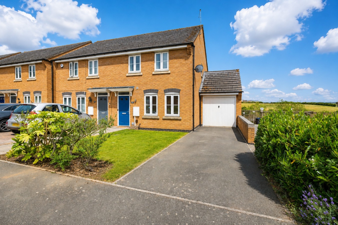 Robinson House • Sleeps 6 • Driveway Parking • Work Desk • Fast WiFi • Self-Check-In in 37 Robinson Way - Property image 29 - VivreStays