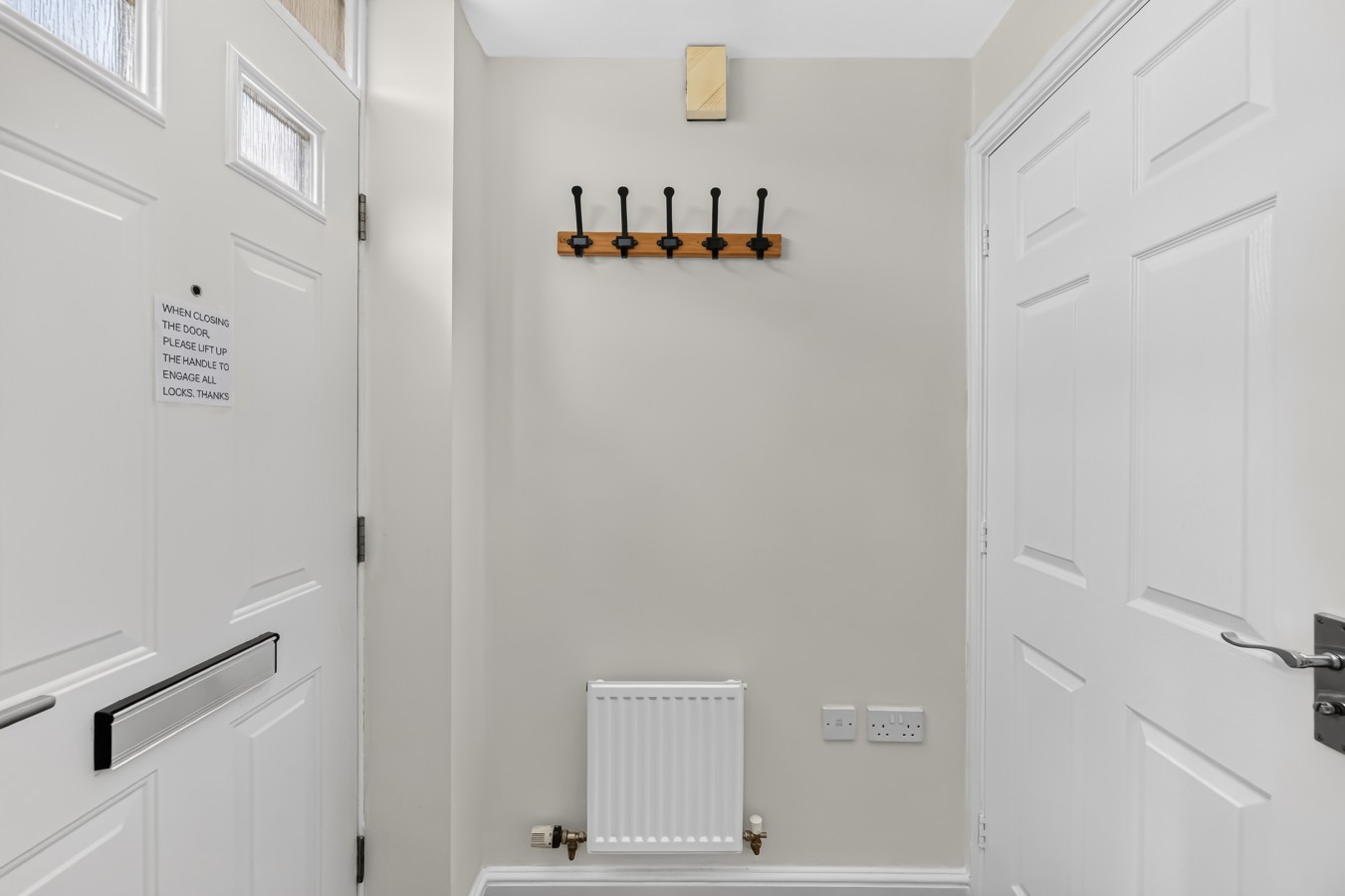 Robinson House • Sleeps 6 • Driveway Parking • Work Desk • Fast WiFi • Self-Check-In in 37 Robinson Way - Property image 27 - VivreStays