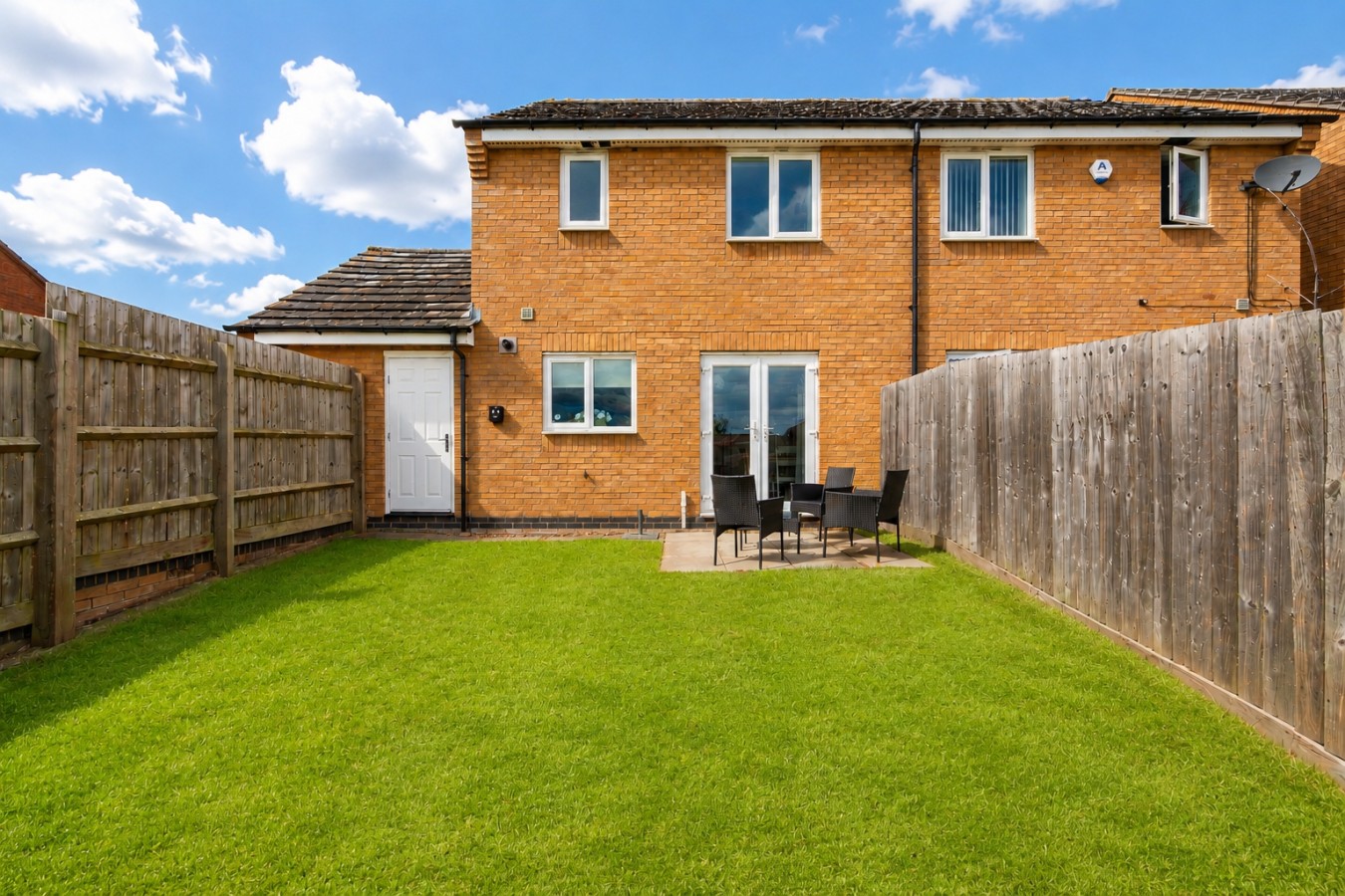 Robinson House • Sleeps 6 • Driveway Parking • Work Desk • Fast WiFi • Self-Check-In in 37 Robinson Way - Property image 25 - VivreStays