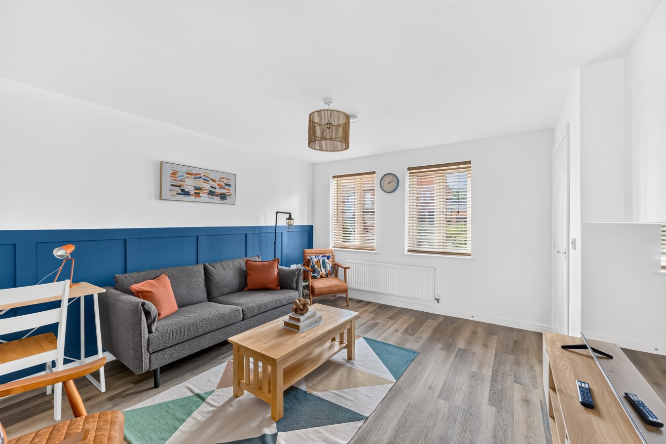 Robinson House • Sleeps 6 • Driveway Parking • Work Desk • Fast WiFi • Self-Check-In in 37 Robinson Way - Property image 15 - VivreStays