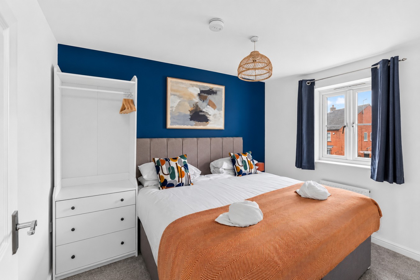 Robinson House • Sleeps 6 • Driveway Parking • Work Desk • Fast WiFi • Self-Check-In in 37 Robinson Way - Property image 9 - VivreStays