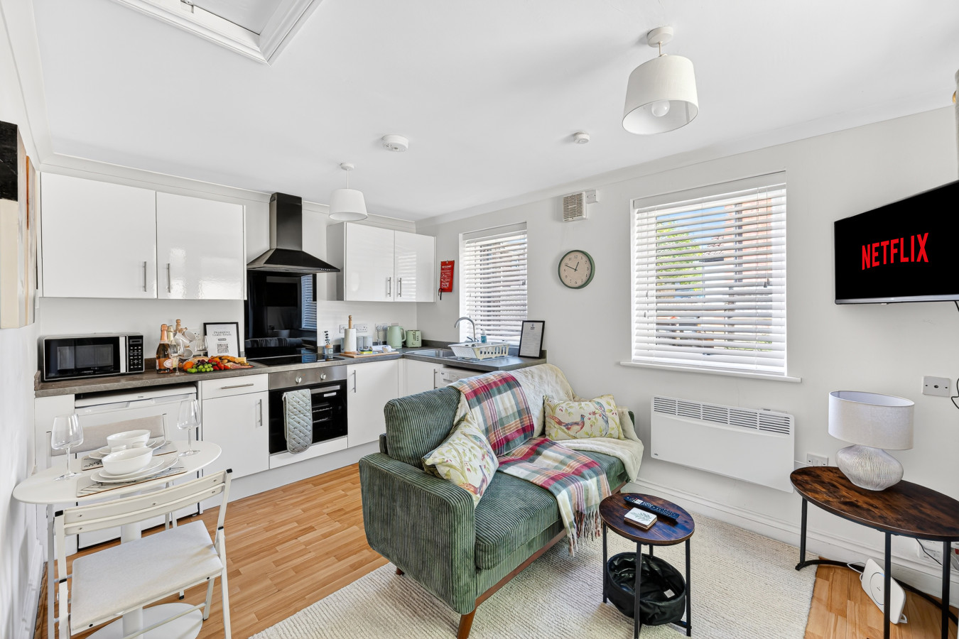 Boutique Bungalow • Close to City Centre • Driveway Parking • Garden • Fast Wifi • Smart TVs in 11A Fury Court - Property image 8 - VivreStays