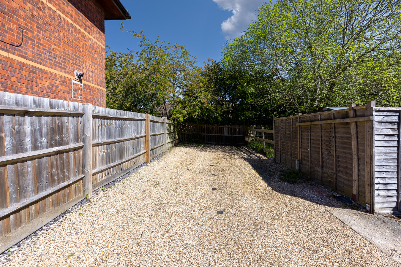 Boutique Bungalow • Close to City Centre • Driveway Parking • Garden • Fast Wifi • Smart TVs in 11A Fury Court - Property image 20 - VivreStays