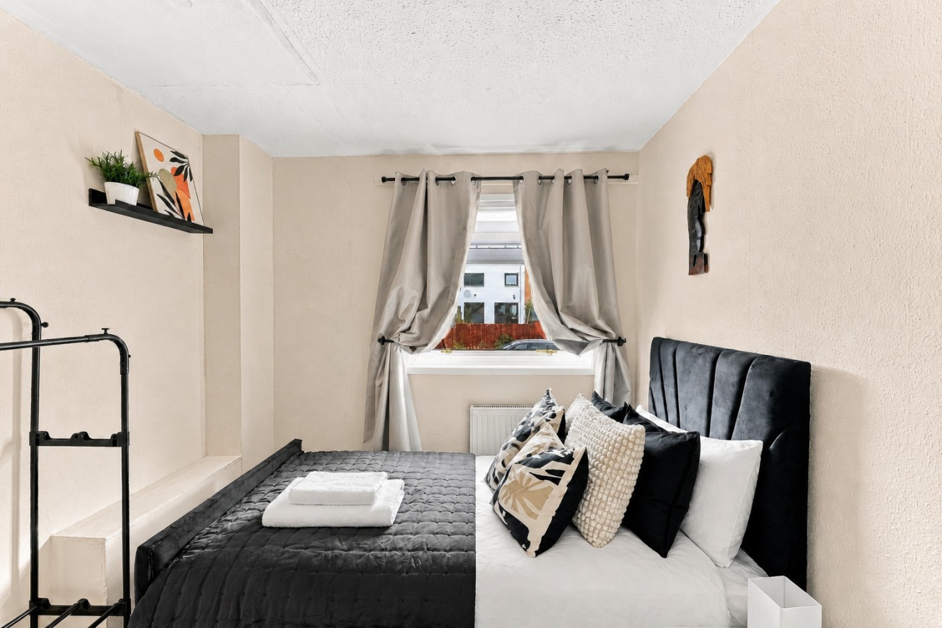 Stylish House • Sleeps 5 • Free Parking • Fast Wifi • Self-Check-In in 1 Arbour View Court - Property image 11 - VivreStays