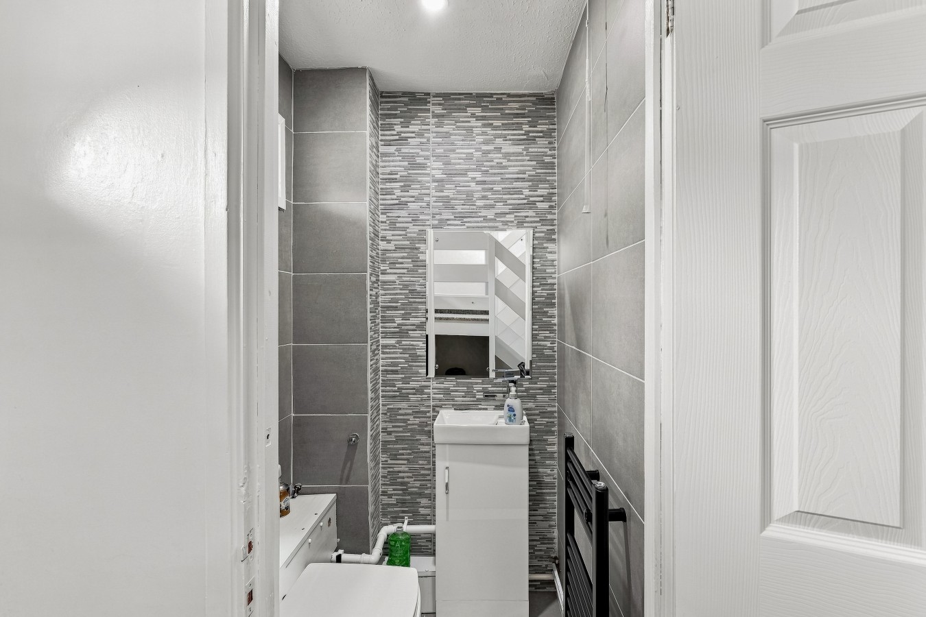 Stylish House • Sleeps 5 • Free Parking • Fast Wifi • Self-Check-In in 1 Arbour View Court - Property image 22 - VivreStays