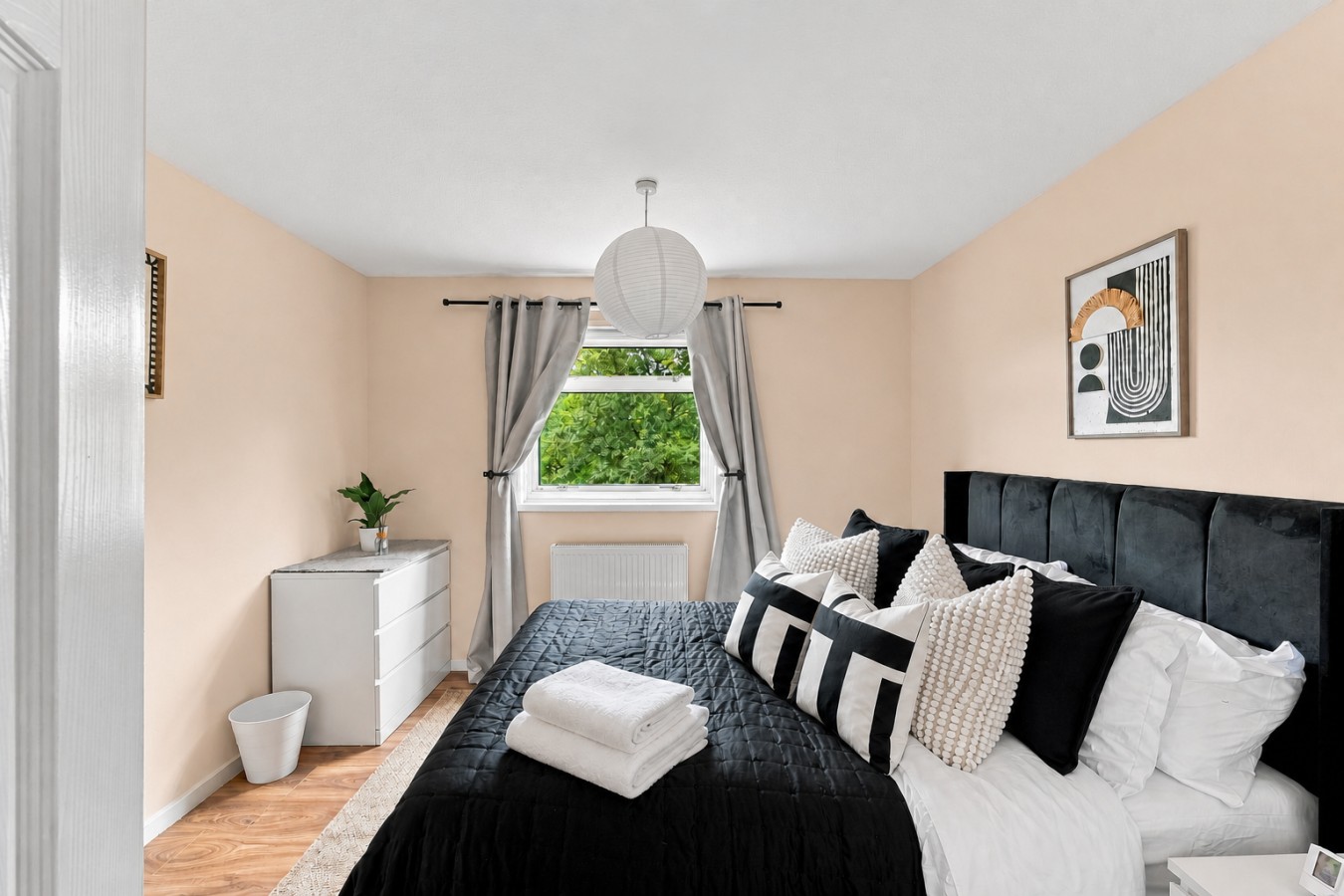 Stylish House • Sleeps 5 • Free Parking • Fast Wifi • Self-Check-In in 1 Arbour View Court - Property image 3 - VivreStays