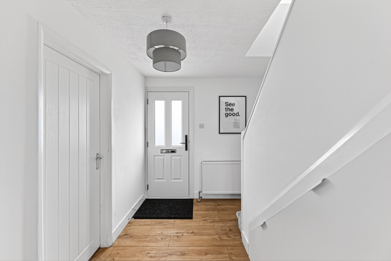 Stylish House • Driveway Parking • Spacious Garden • 55'' Smart TV • Self-Check-In in 113 Queens Drive - Property image 26 - VivreStays