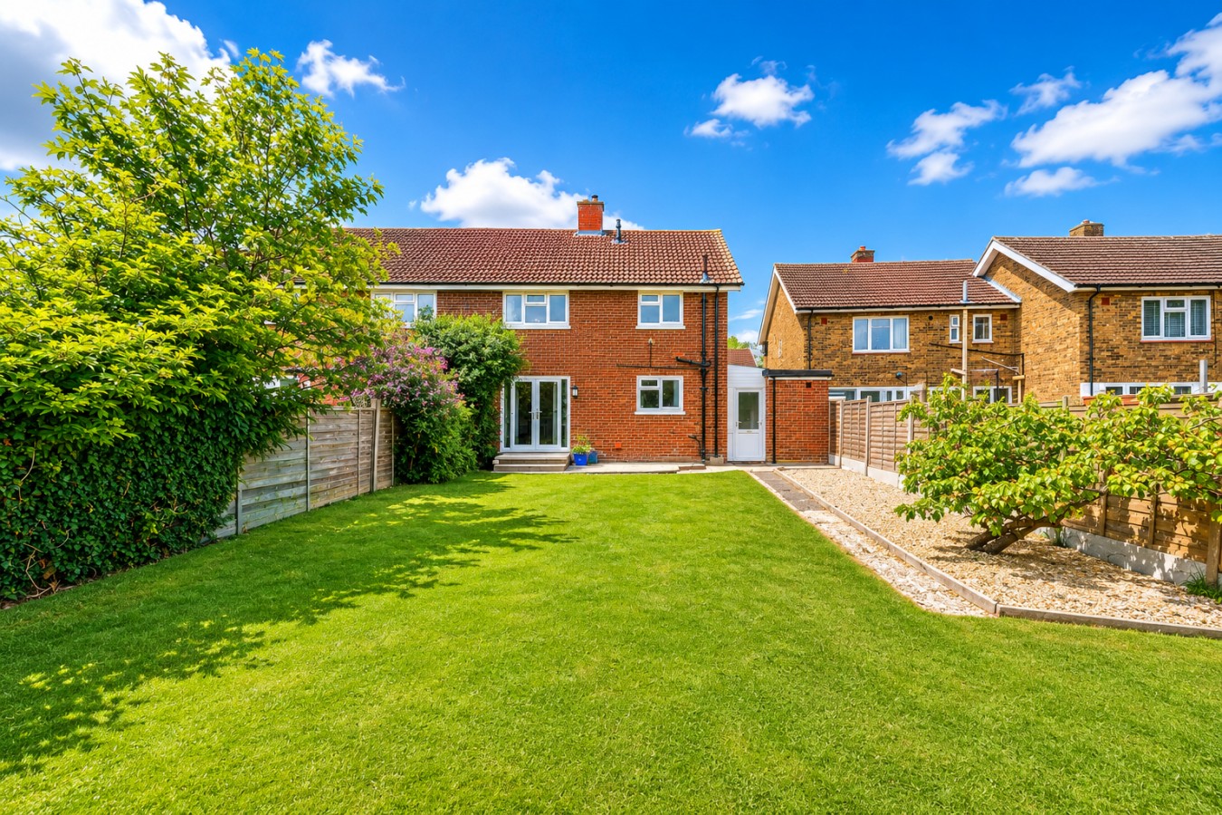 Stylish House • Driveway Parking • Spacious Garden • 55'' Smart TV • Self-Check-In in 113 Queens Drive - Property image 24 - VivreStays