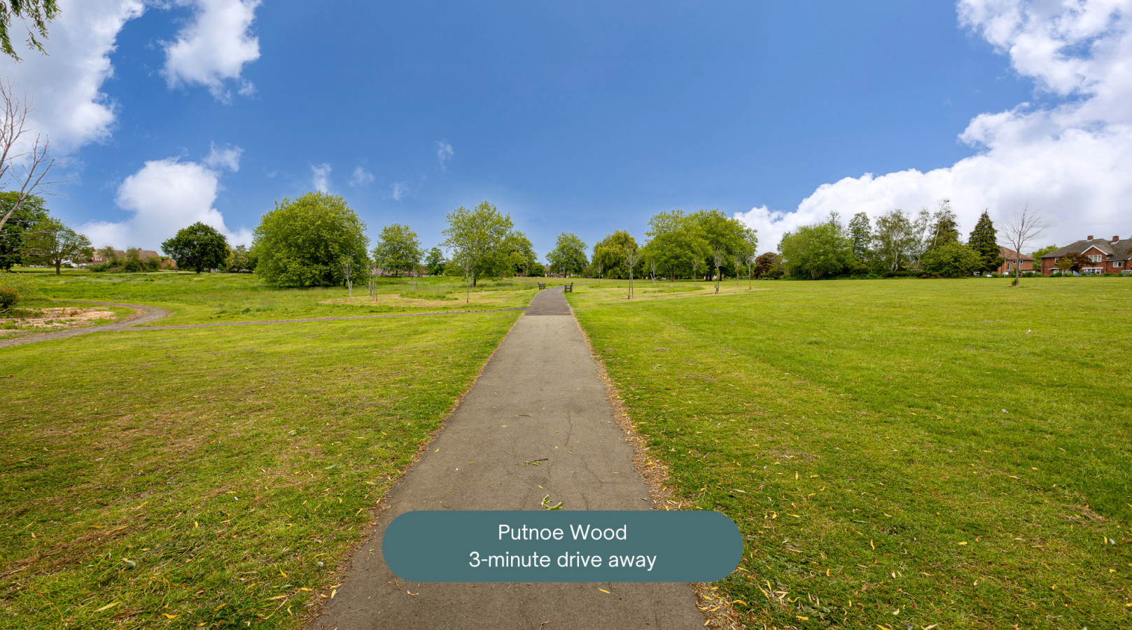 Stylish House • Driveway Parking • Spacious Garden • 55'' Smart TV • Self-Check-In in 113 Queens Drive - Property image 30 - VivreStays