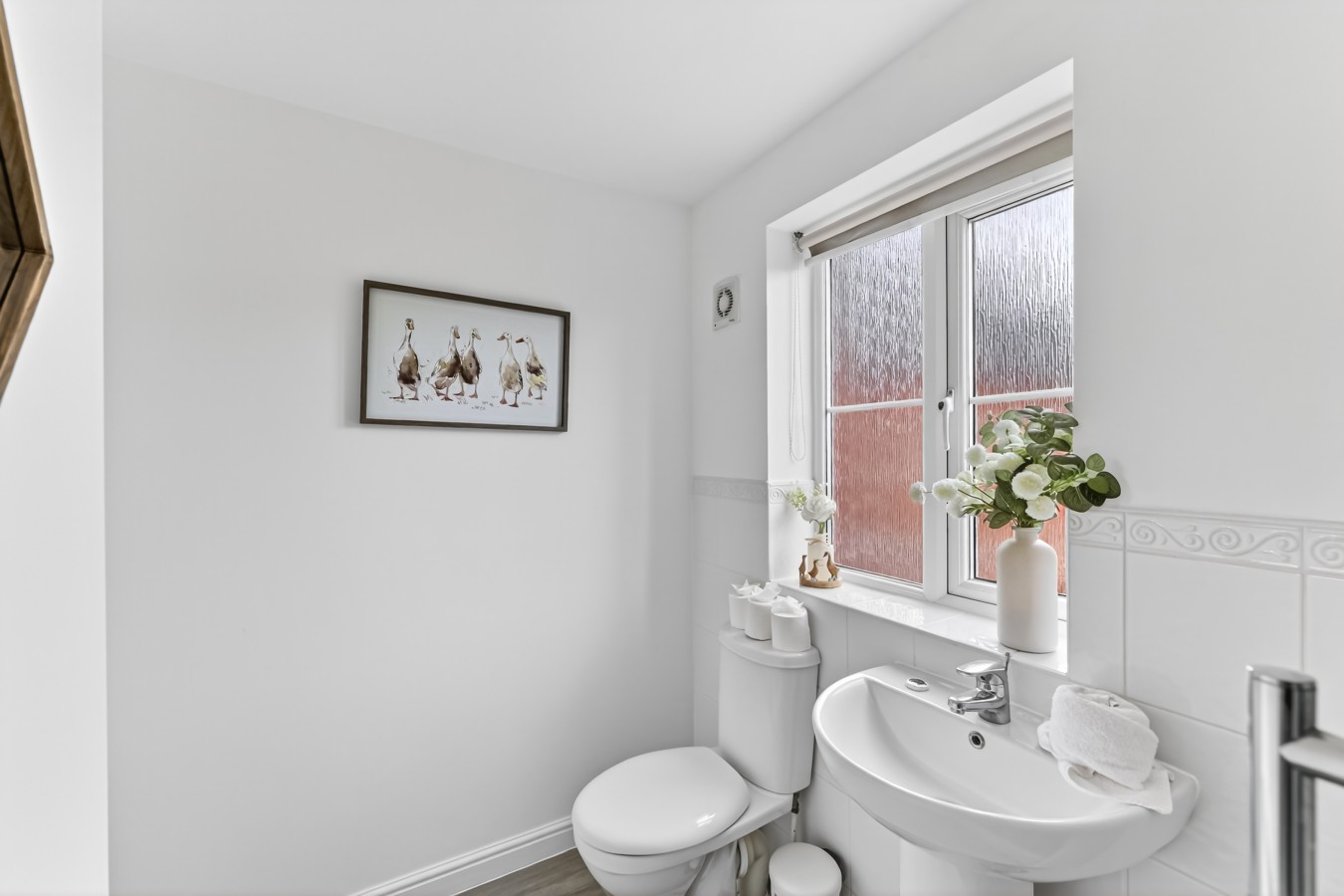 The Russet • Detached 5 Bedroom House • Driveway Parking • Sky TV • Work Desk • Self-Check-In in 19 Russet Close - Property image 7 - VivreStays