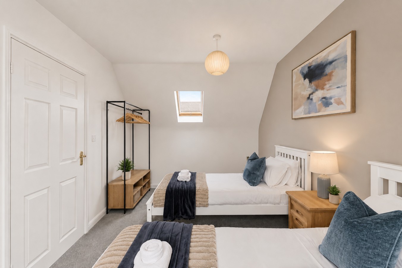 The Russet • Detached 5 Bedroom House • Driveway Parking • Sky TV • Work Desk • Self-Check-In in 19 Russet Close - Property image 15 - VivreStays