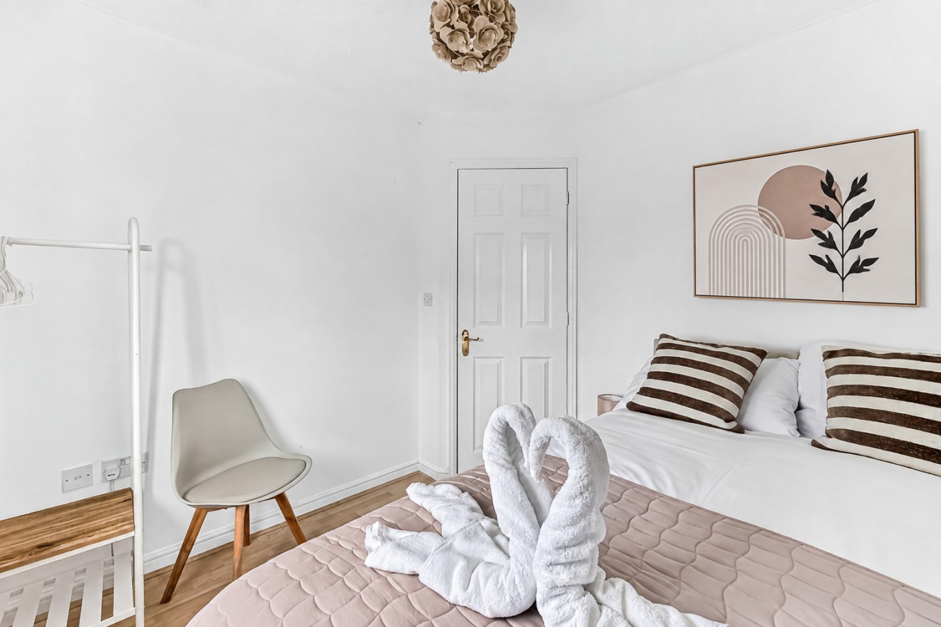 The Wiltshire • Detached 5BR House • Driveway Parking • Work Space • Smart TVs • Fast Wifi in 28 Wiltshire Way - Property image 18 - VivreStays