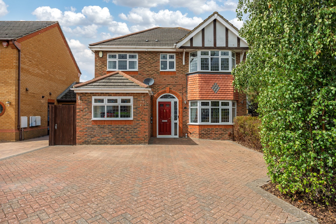 The Wiltshire • Detached 5BR House • Driveway Parking • Work Space • Smart TVs • Fast Wifi in 28 Wiltshire Way - Property image 44 - VivreStays