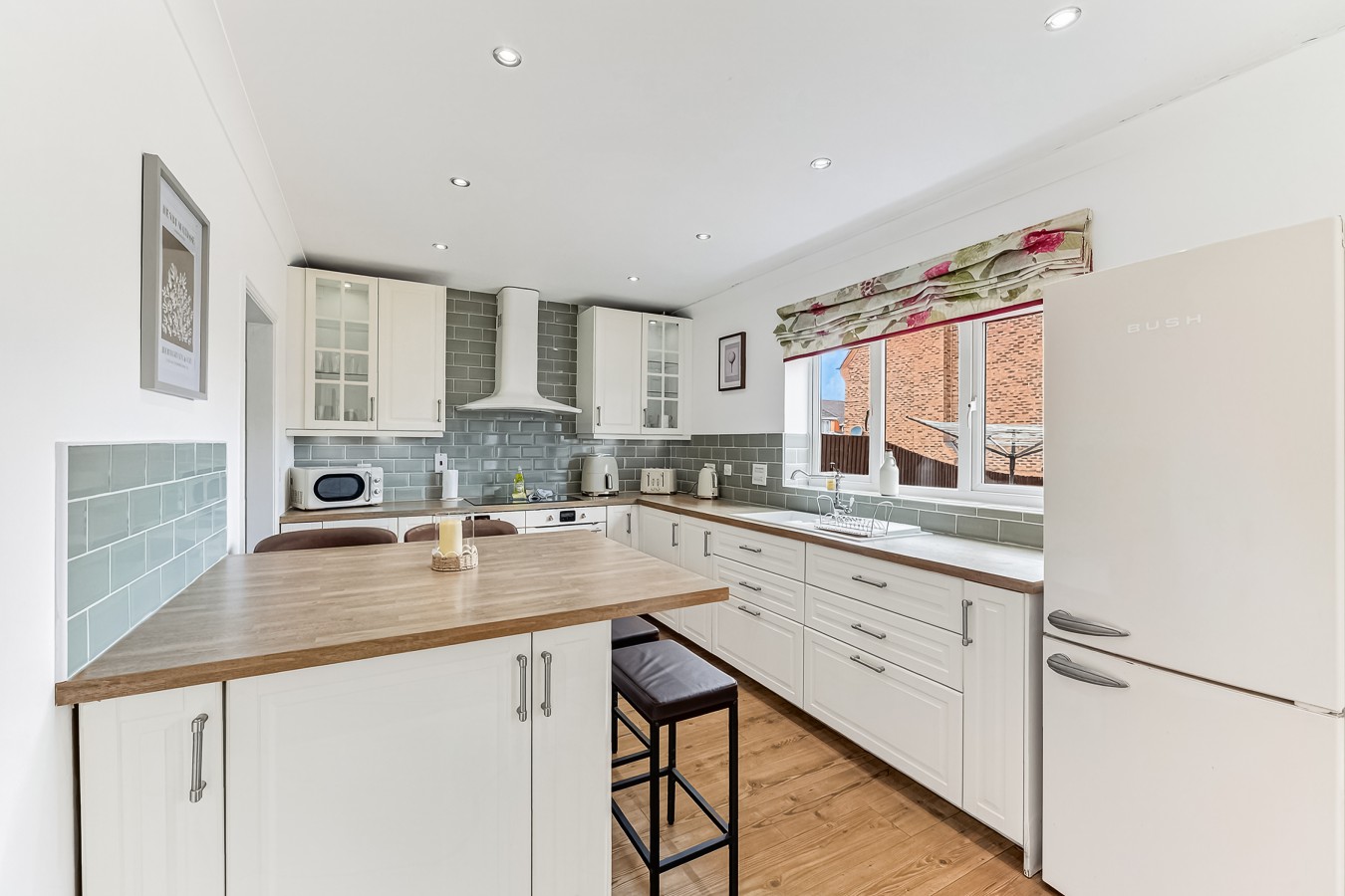 The Wiltshire • Detached 5BR House • Driveway Parking • Work Space • Smart TVs • Fast Wifi in 28 Wiltshire Way - Property image 31 - VivreStays