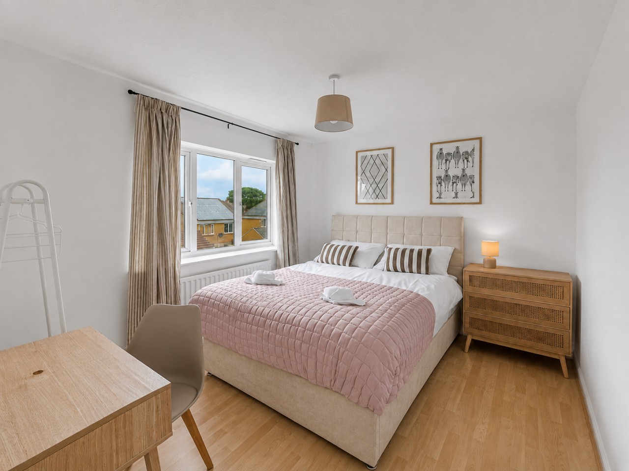 The Wiltshire • Detached 5BR House • Driveway Parking • Work Space • Smart TVs • Fast Wifi in 28 Wiltshire Way - Property image 14 - VivreStays