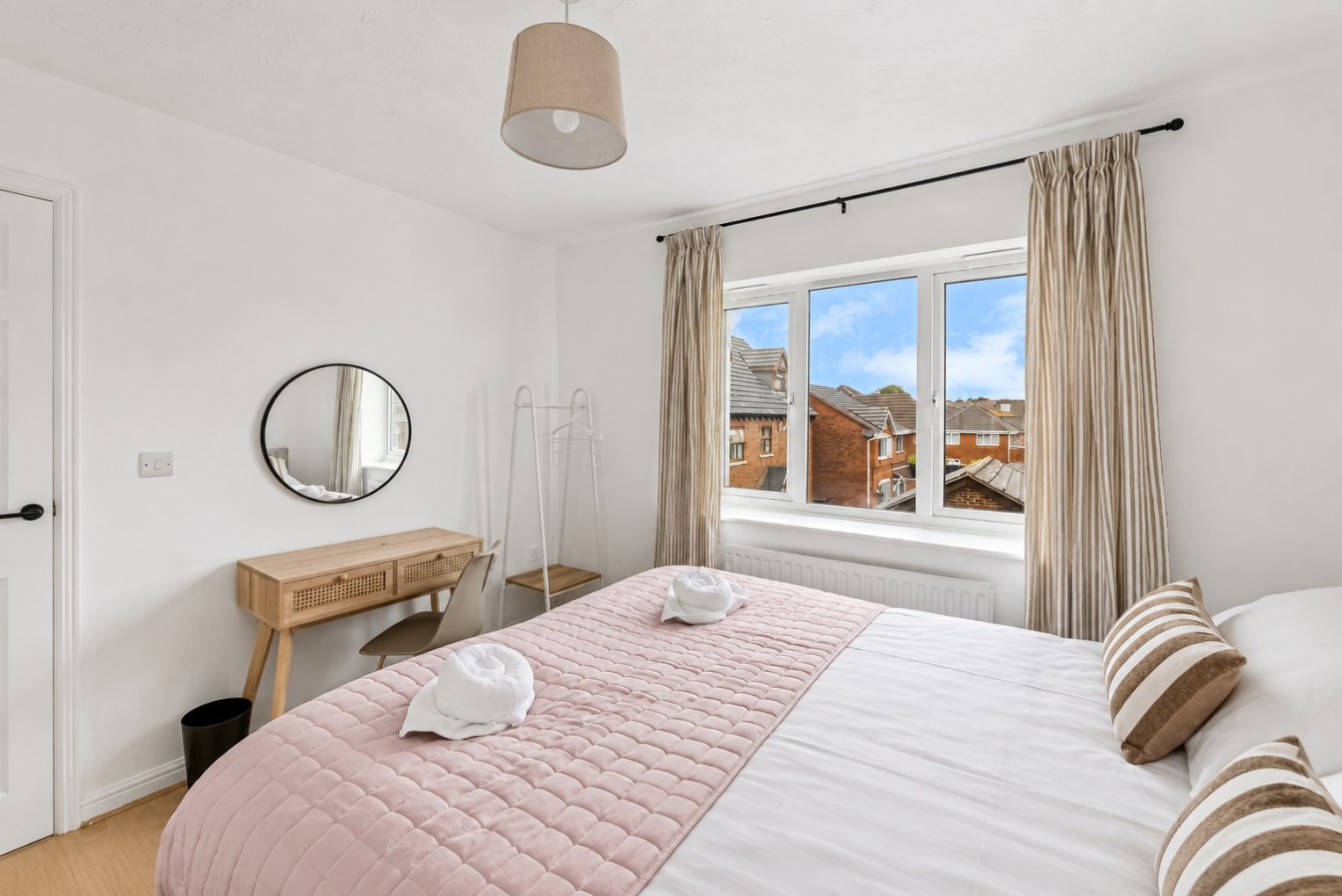 The Wiltshire • Detached 5BR House • Driveway Parking • Work Space • Smart TVs • Fast Wifi in 28 Wiltshire Way - Property image 15 - VivreStays