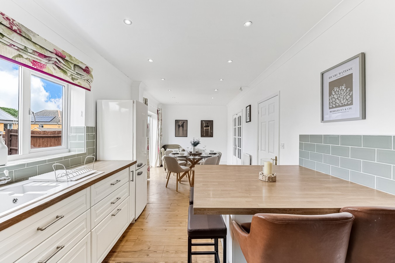 The Wiltshire • Detached 5BR House • Driveway Parking • Work Space • Smart TVs • Fast Wifi in 28 Wiltshire Way - Property image 35 - VivreStays