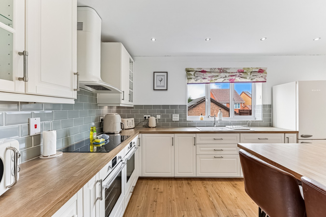 The Wiltshire • Detached 5BR House • Driveway Parking • Work Space • Smart TVs • Fast Wifi in 28 Wiltshire Way - Property image 34 - VivreStays