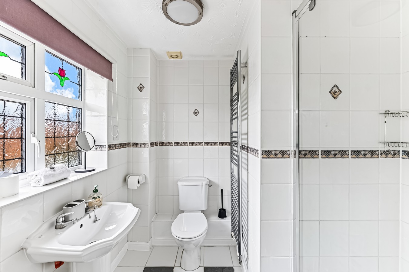 The Wiltshire • Detached 5BR House • Driveway Parking • Work Space • Smart TVs • Fast Wifi in 28 Wiltshire Way - Property image 5 - VivreStays
