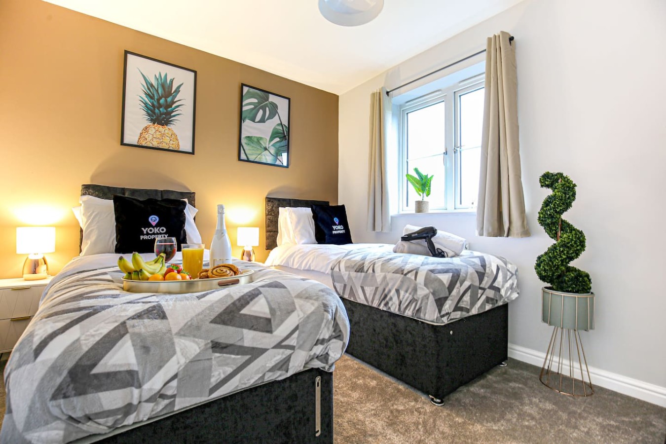 Redwald House • Driveway Parking • Sky TV • Work Desk • Fast Wifi • Garden in 23 Redwald Close - Property image 18 - VivreStays