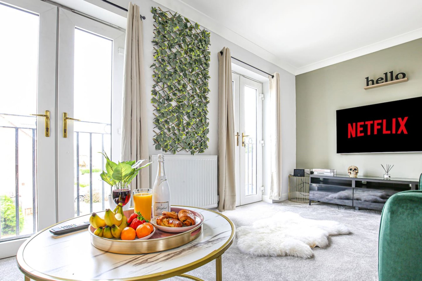 Redwald House • Driveway Parking • Sky TV • Work Desk • Fast Wifi • Garden in 23 Redwald Close - Property image 26 - VivreStays
