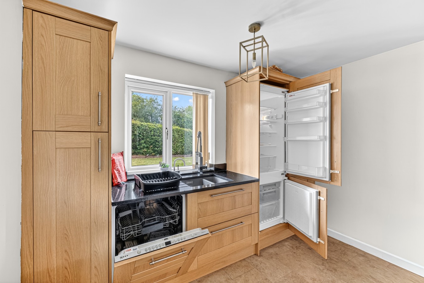Detached House • 5BR • Driveway Parking • Office • Spacious Garden • Self-Check-In in 38 Astlethorpe - Property image 28 - VivreStays
