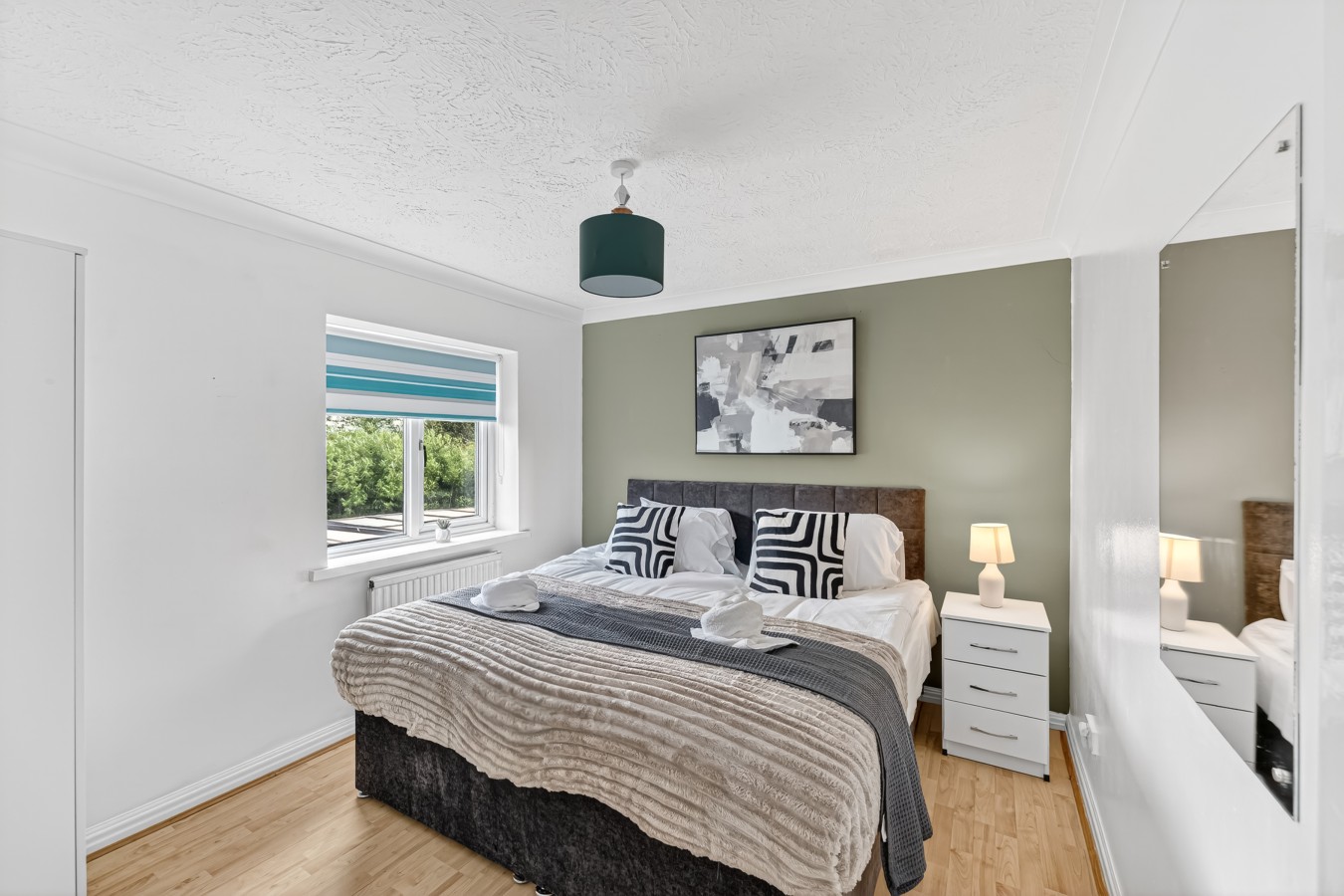 Detached House • 5BR • Driveway Parking • Office • Spacious Garden • Self-Check-In in 38 Astlethorpe - Property image 15 - VivreStays