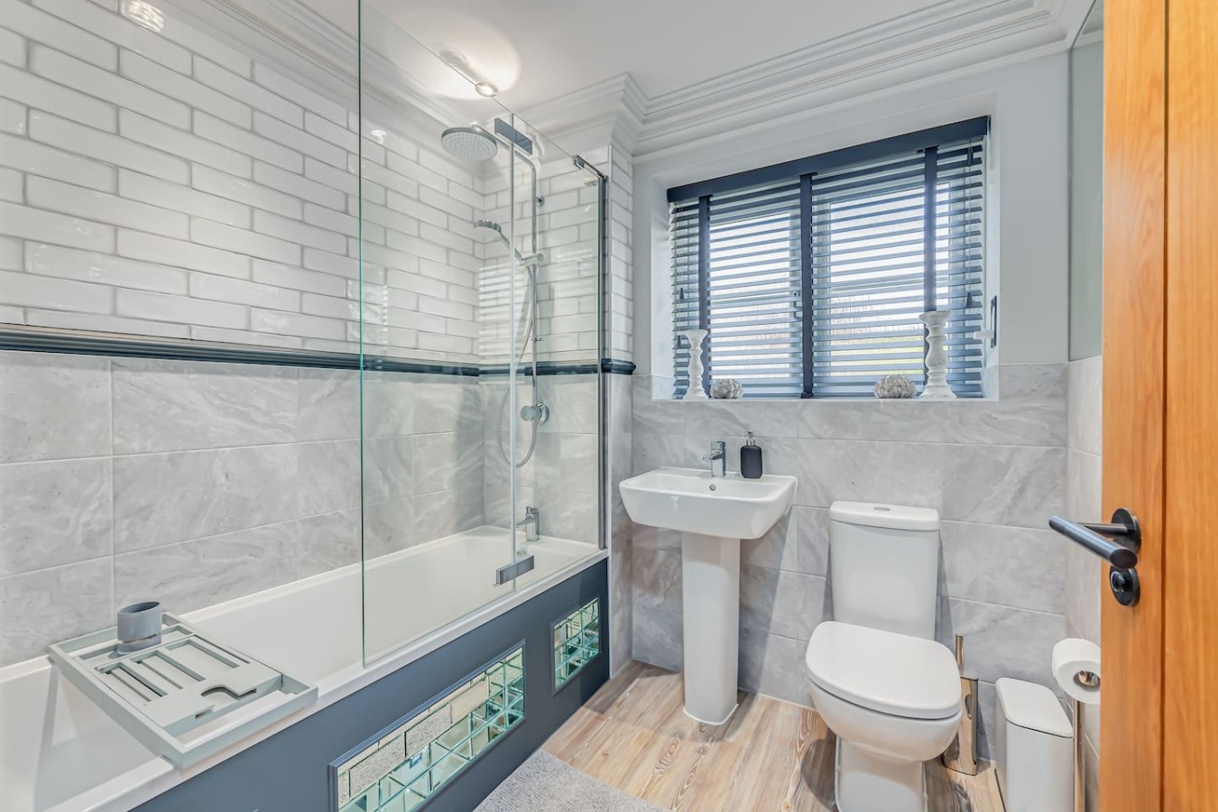Stunning House • 30-Min to Silverstone • Office • Balcony • Private Parking • Self-Check-In in Osier Way - Property image 11 - VivreStays