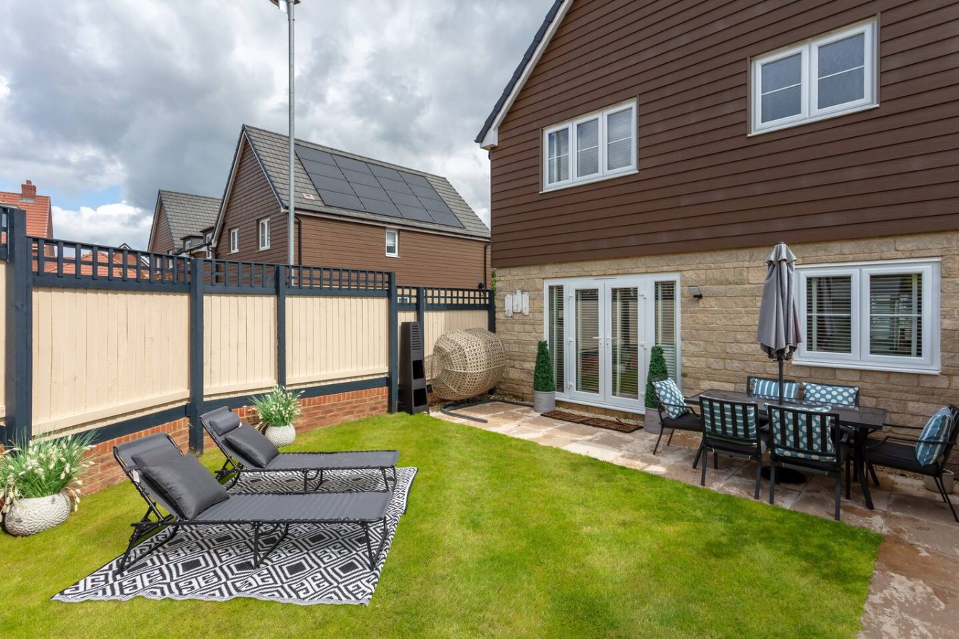 Stunning House • 30-Min to Silverstone • Office • Balcony • Private Parking • Self-Check-In in Osier Way - Property image 30 - VivreStays