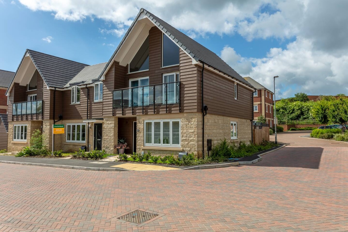 Stunning House • 30-Min to Silverstone • Office • Balcony • Private Parking • Self-Check-In in Osier Way - Property image 33 - VivreStays