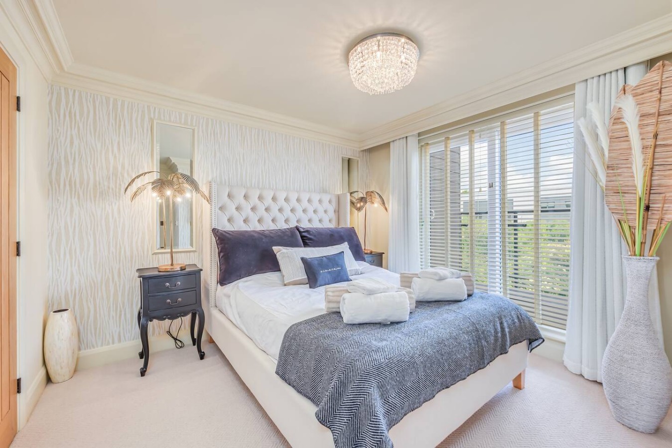 Stunning House • 30-Min to Silverstone • Office • Balcony • Private Parking • Self-Check-In in Osier Way - Property image 2 - VivreStays