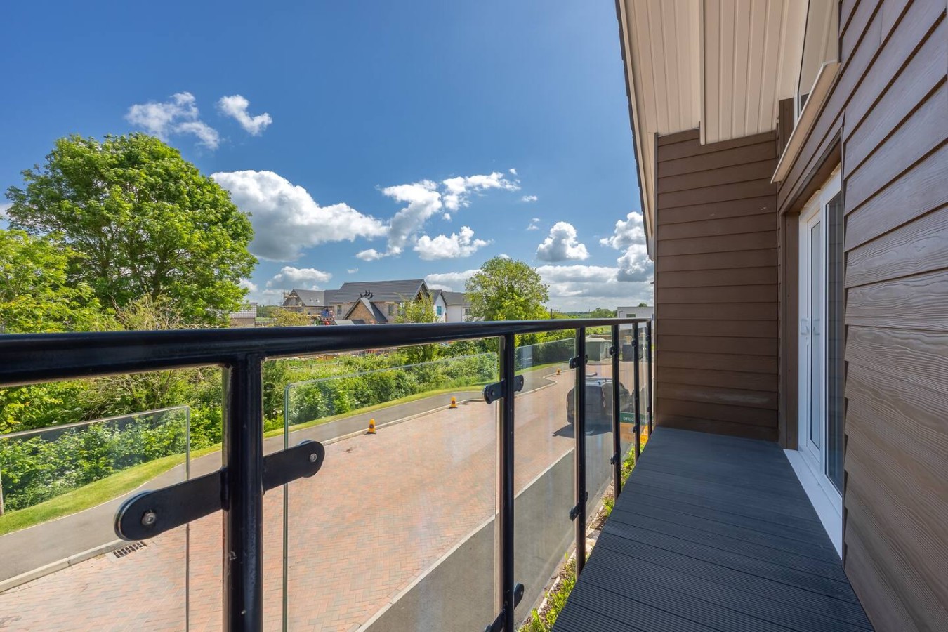 Stunning House • 30-Min to Silverstone • Office • Balcony • Private Parking • Self-Check-In in Osier Way - Property image 4 - VivreStays