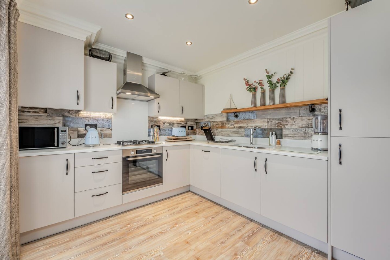 Stunning House • 30-Min to Silverstone • Office • Balcony • Private Parking • Self-Check-In in Osier Way - Property image 21 - VivreStays