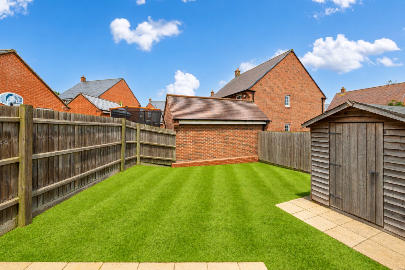 Charming House • Sleeps 6 • Driveway Parking • Garden • Work Desk • Fast Wifi in 38 Threads Lane - Property image 30 - VivreStays