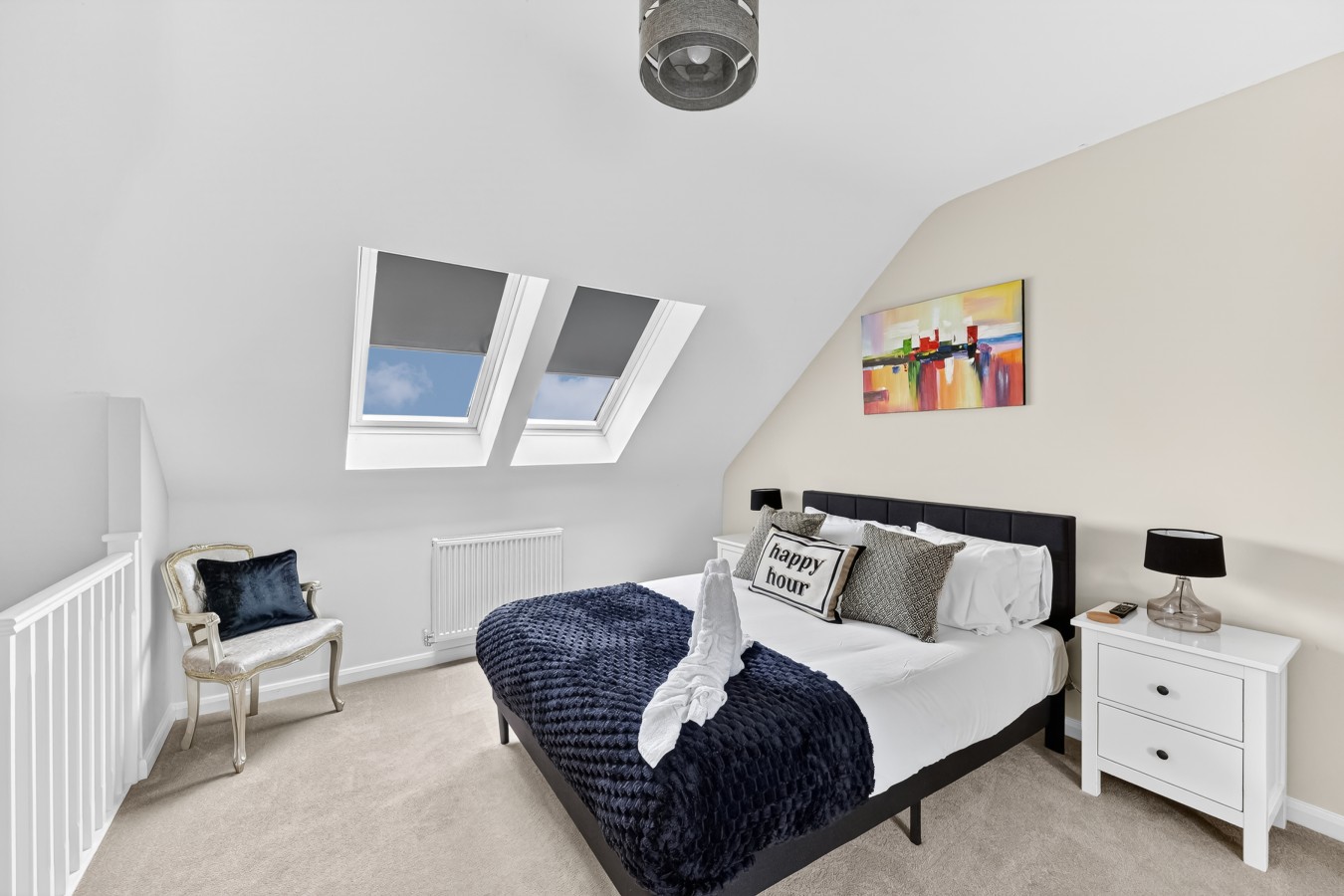Charming House • Sleeps 6 • Driveway Parking • Garden • Work Desk • Fast Wifi in 38 Threads Lane - Property image 2 - VivreStays