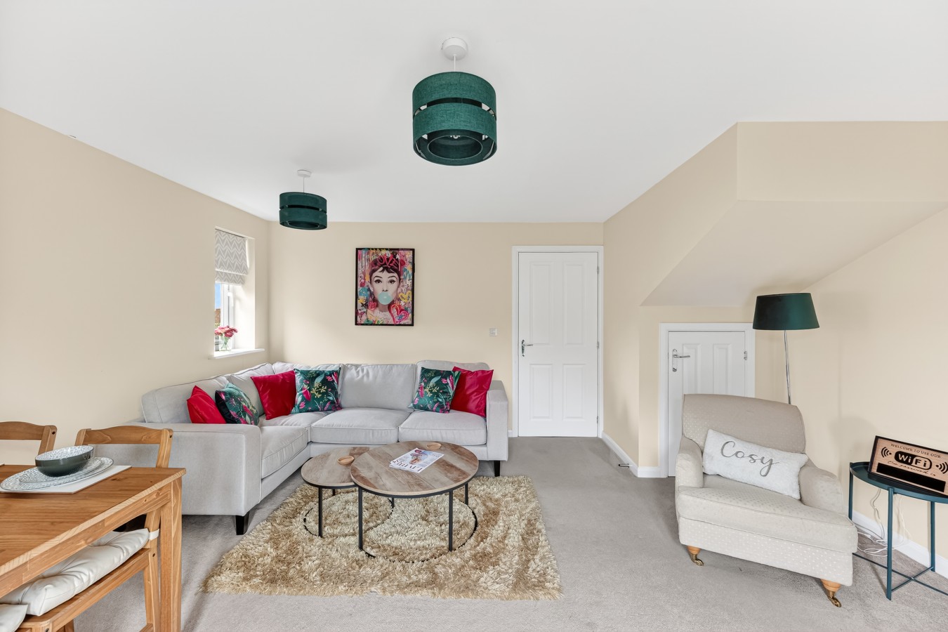 Charming House • Sleeps 6 • Driveway Parking • Garden • Work Desk • Fast Wifi in 38 Threads Lane - Property image 20 - VivreStays
