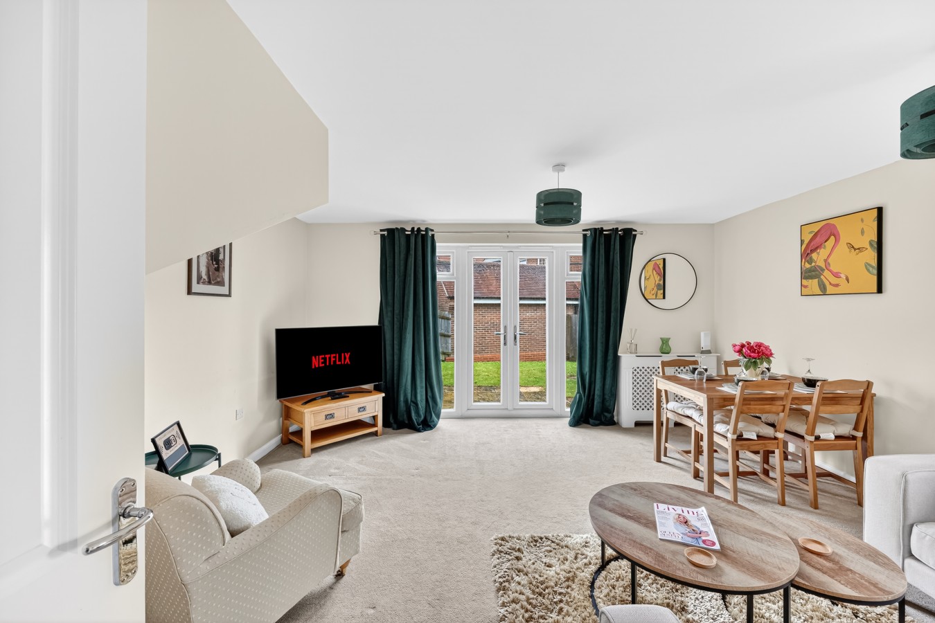 Charming House • Sleeps 6 • Driveway Parking • Garden • Work Desk • Fast Wifi in 38 Threads Lane - Property image 19 - VivreStays