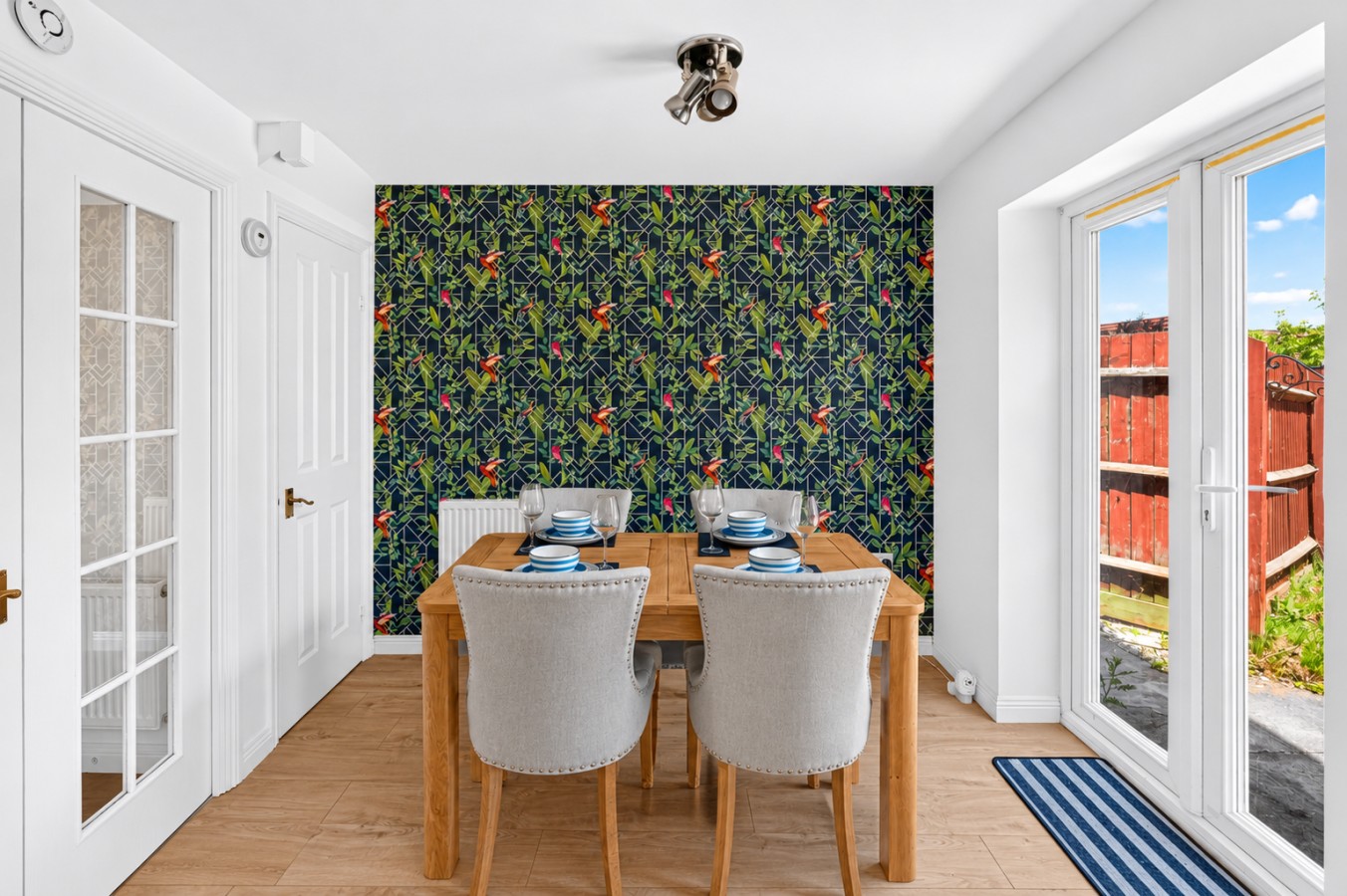 Nene House • Sleeps 5 • Free Parking • Super-Fast WiFi • Garden • Self-Check-In in 2 Nene Place - Property image 15 - VivreStays